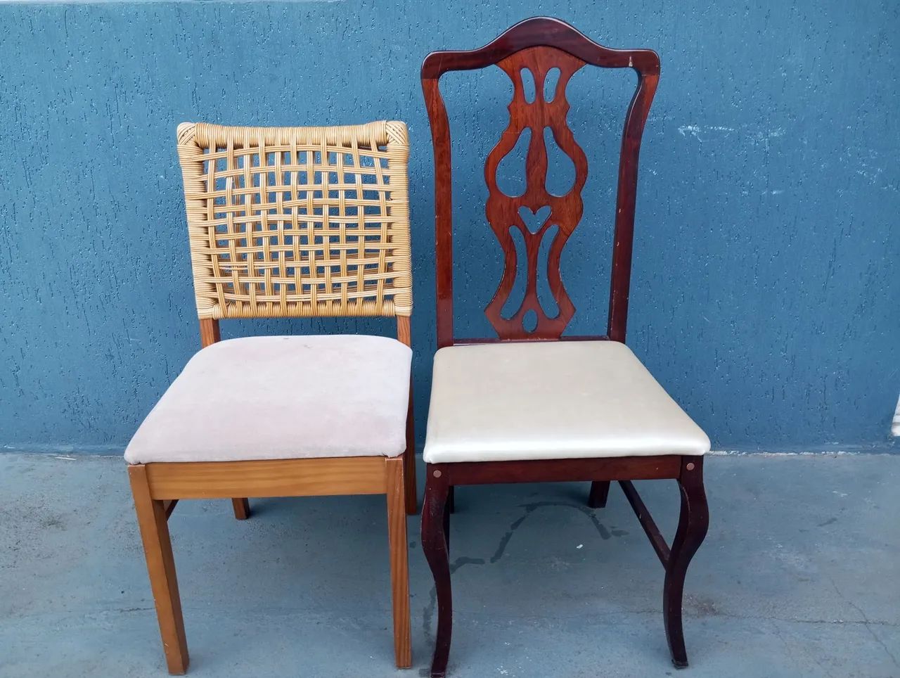 Cadeiras de madeira 