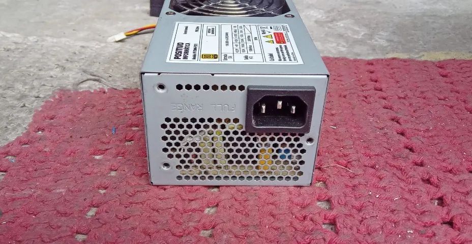 Fonte para desktop slim funcionando