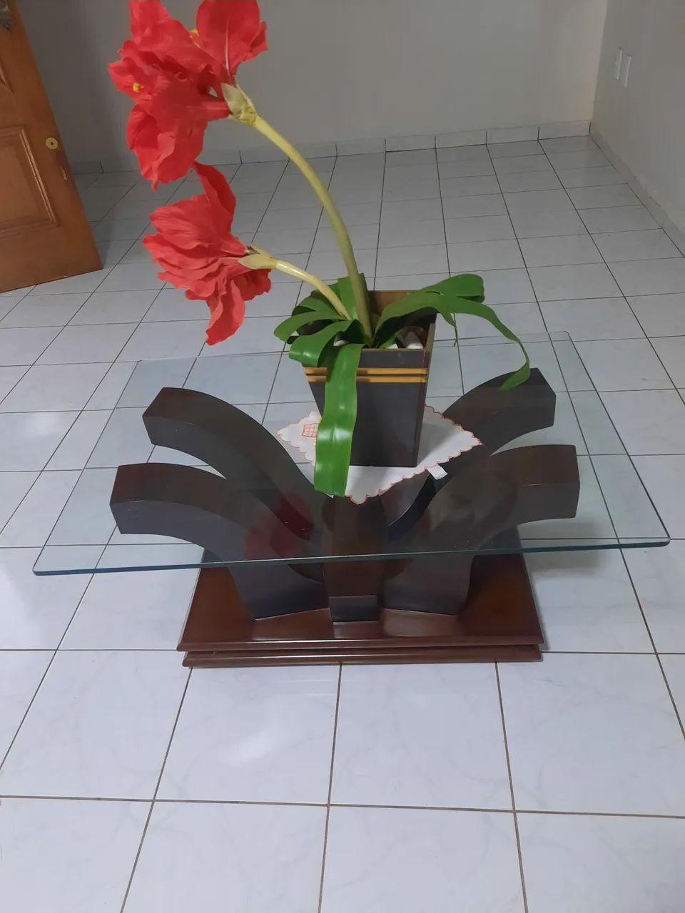 Aparador com espelho e mesa de centro - Foto 4