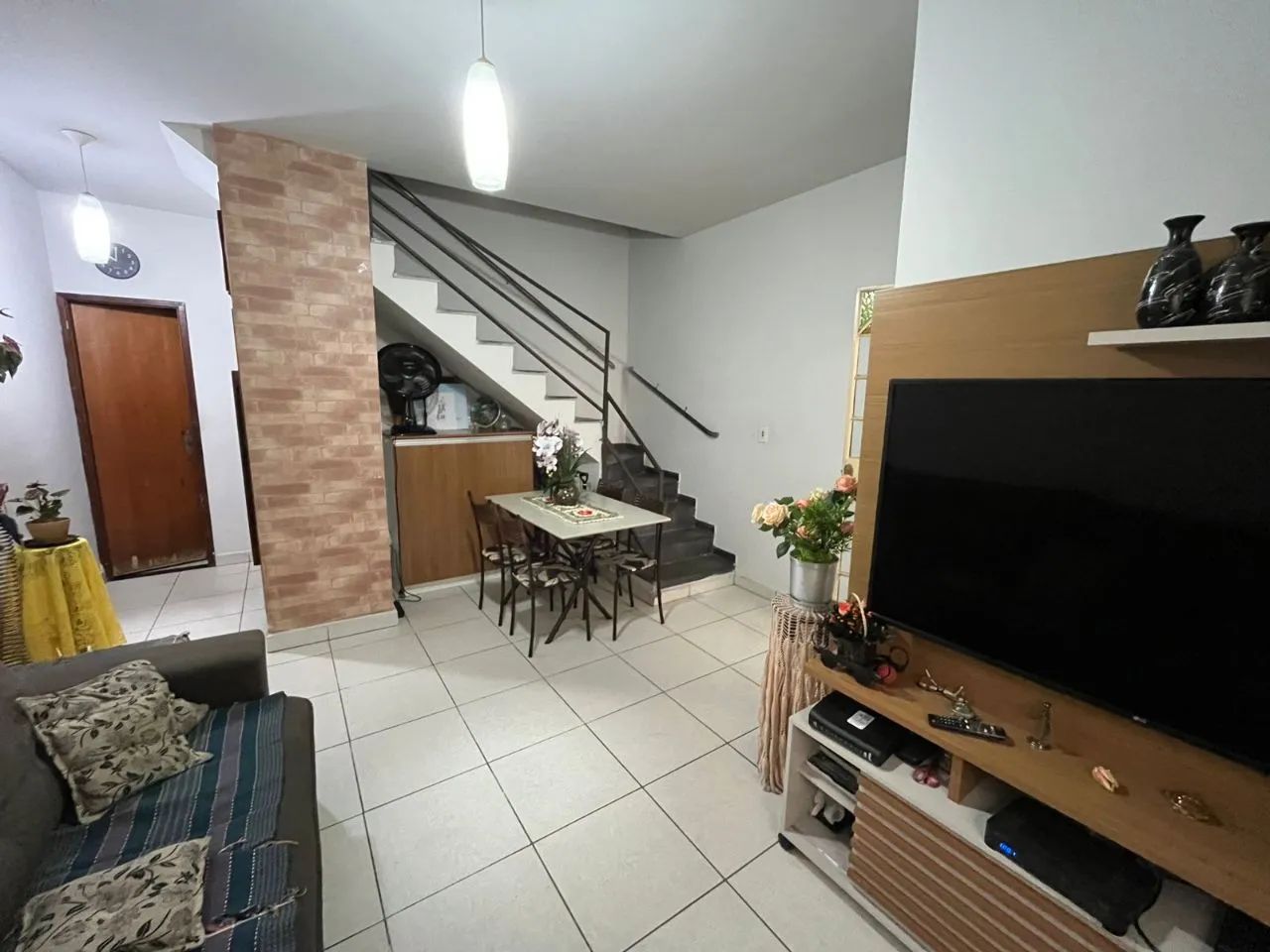 Casa Geminada no Camargos  3 Quartos  R$ 439 Mil