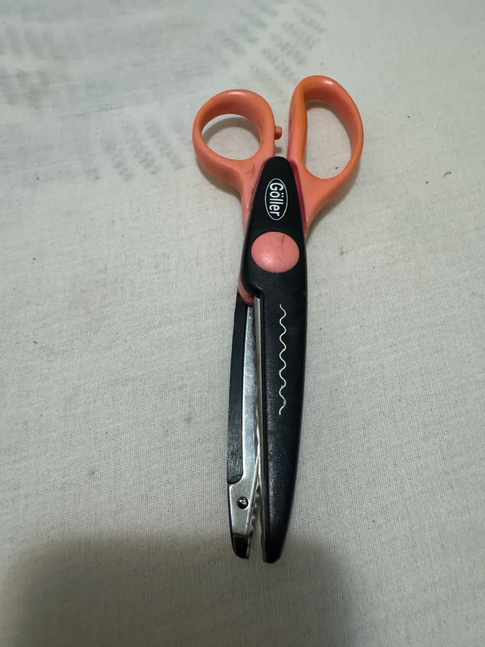 Tesoura rara / antiga corte de babadinho Goller