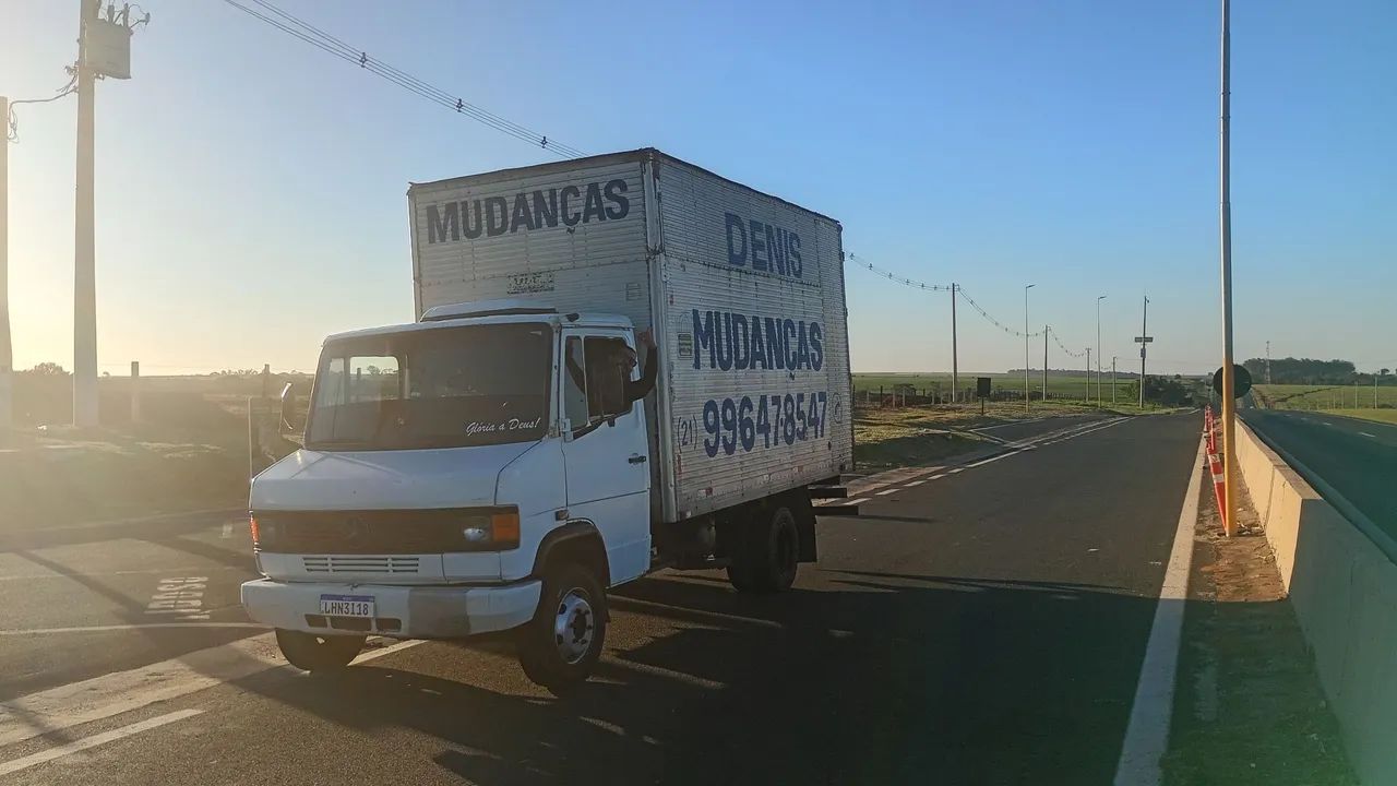 Vendo baú bom para mudanças 