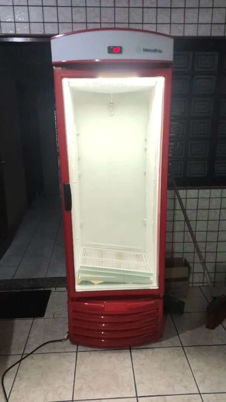 Vende se uma expositora vertical metalfrio cemi Nova funcionando perfeitamente  - Foto 6