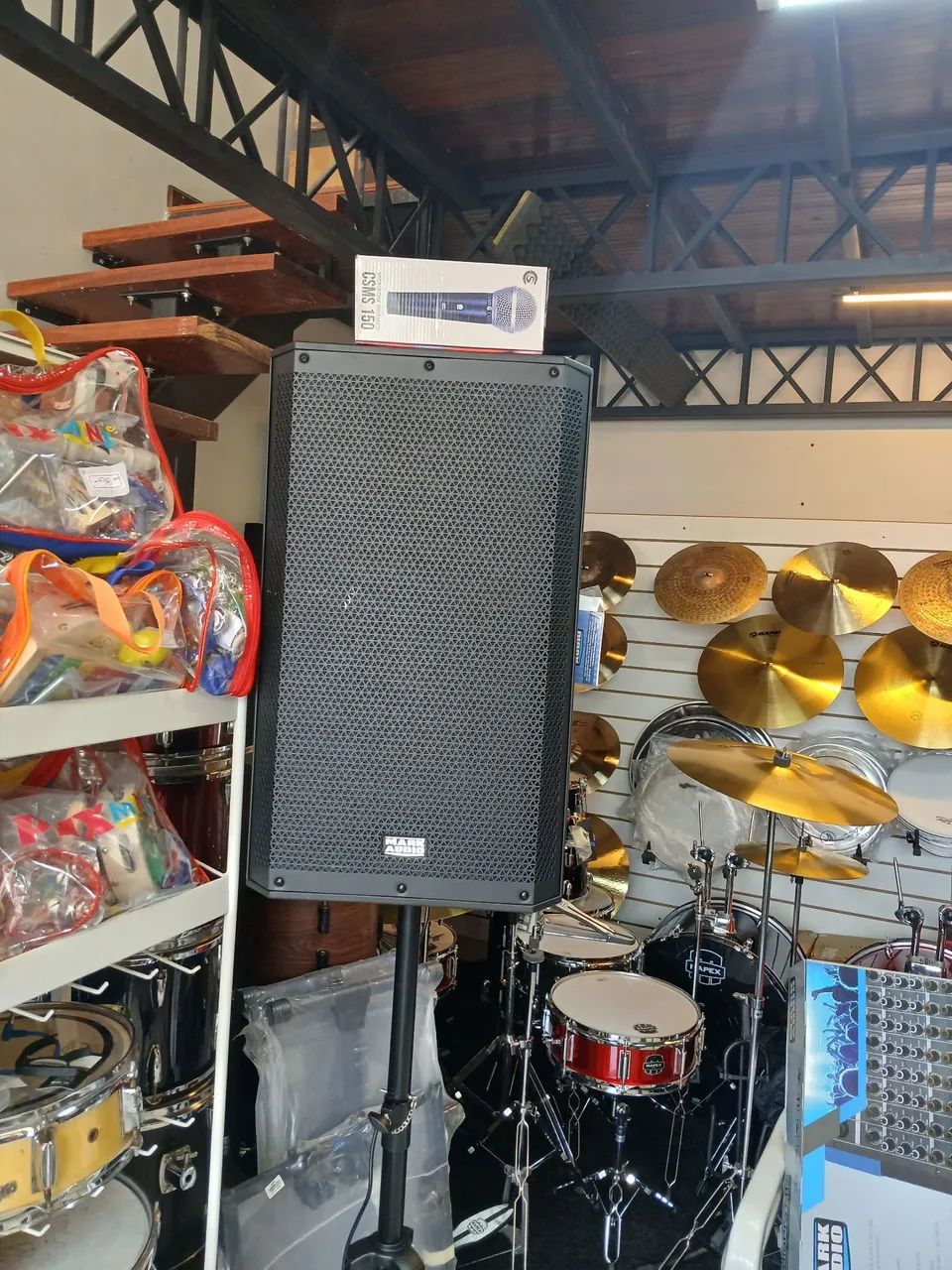 KIT CAMPANHA Caixa de som, pedestal, microfone com fio 