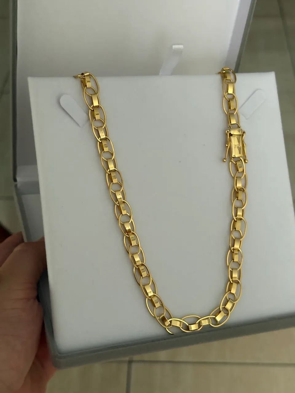 Corrente feita em moeda banhada a ouro 18k