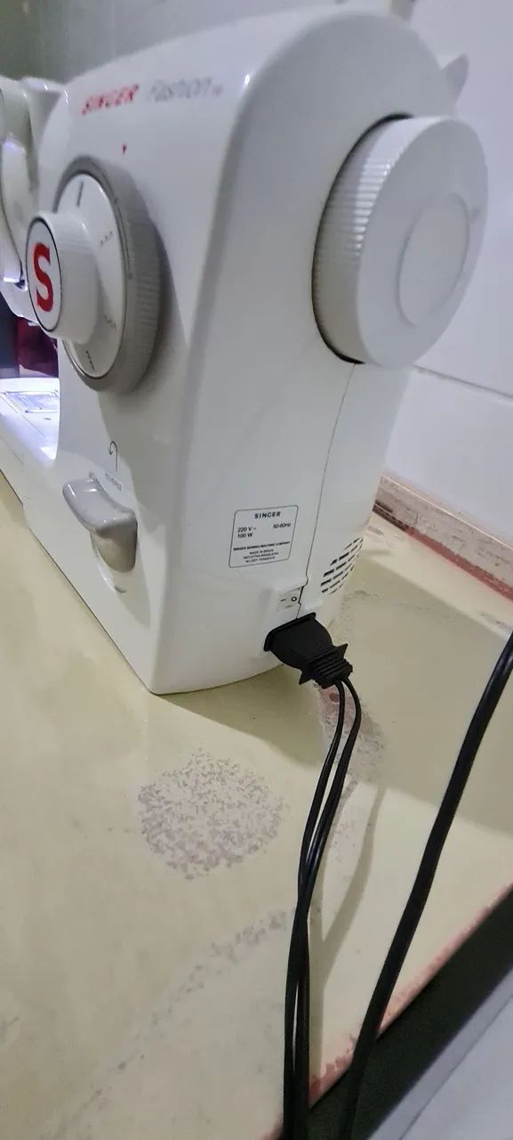 Vendo maquina de costura - Foto 5