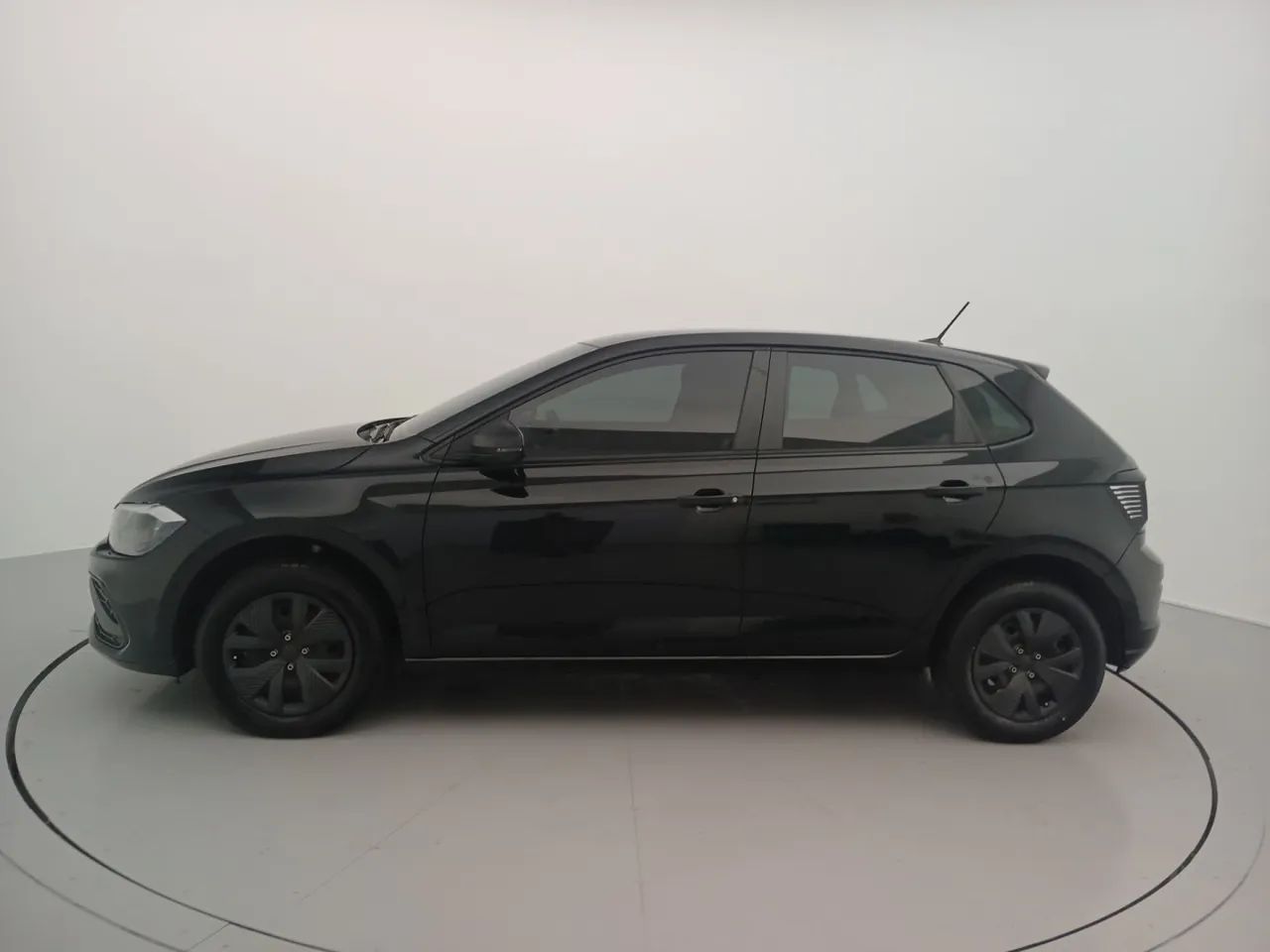 Volkswagen Polo Track 1.0 Flex 12V 5p, foto 2 de 18