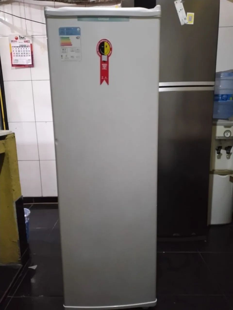 Freezer Consul Bem Conservada Vertical  - Foto 2