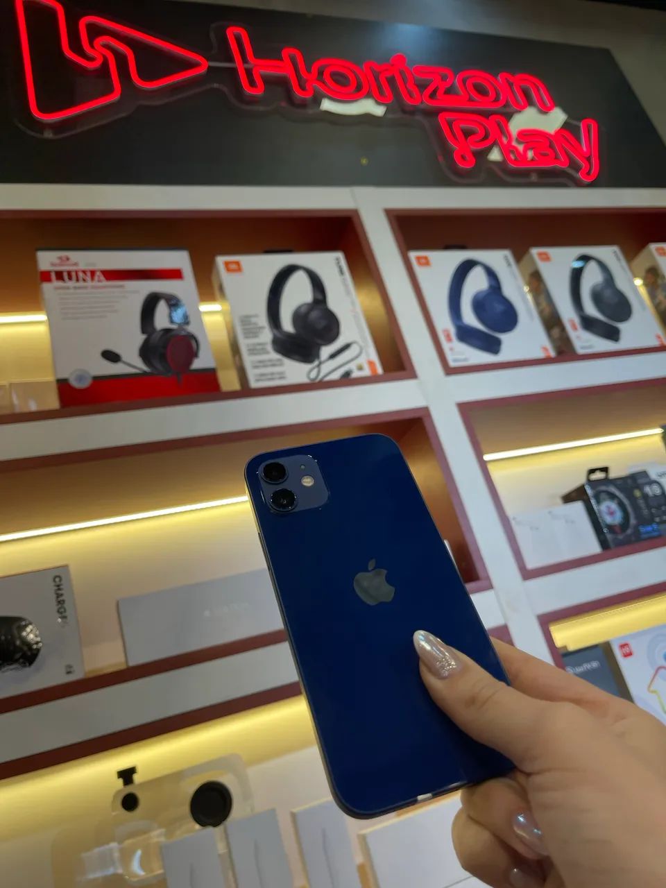 ?iPhone 12 128gb azul seminovo de vitrine ?