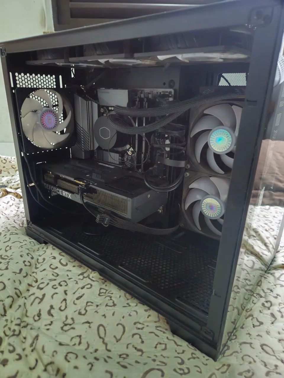 Pc com 4070 e i5 13600kf 
