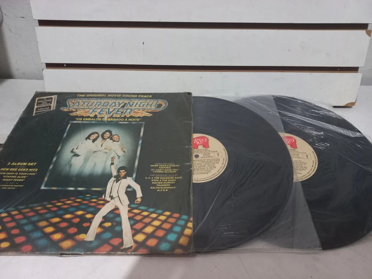 Disco de vinil antigo SARTUDAY NIGHT FERVER 1978  - Foto 2