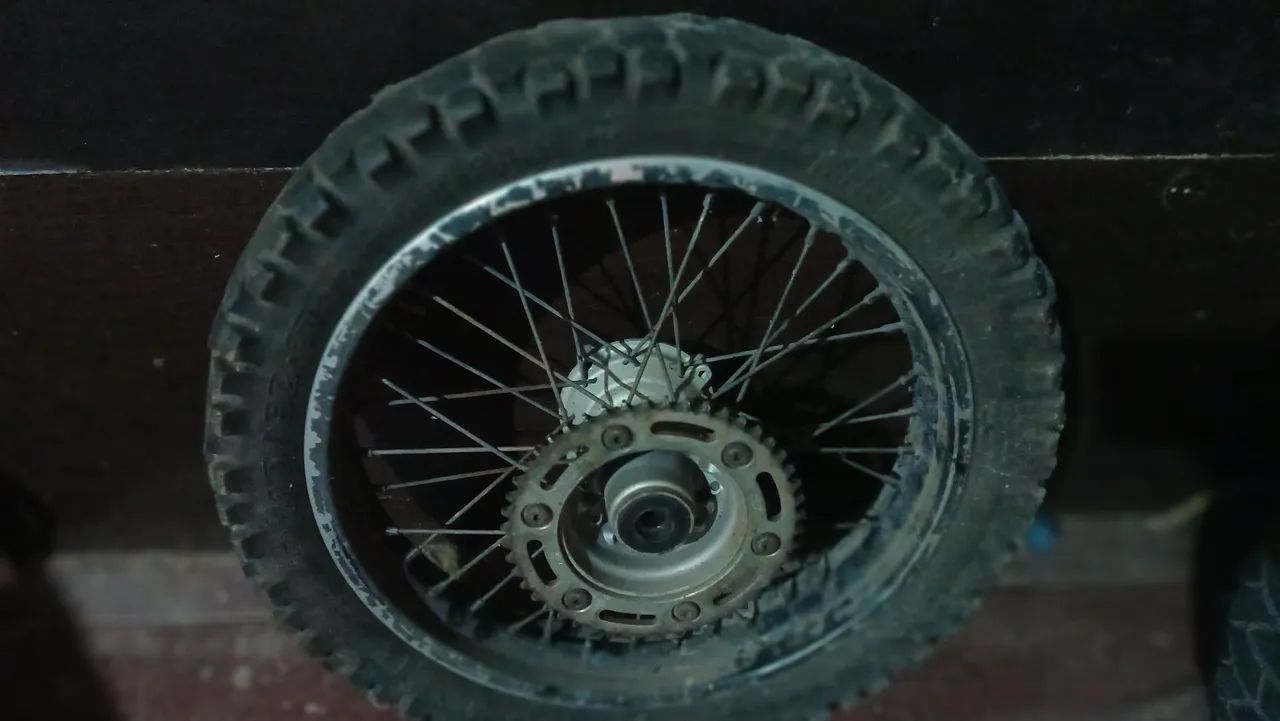 Vendo pneus completos para moto moto BROS ou XRE