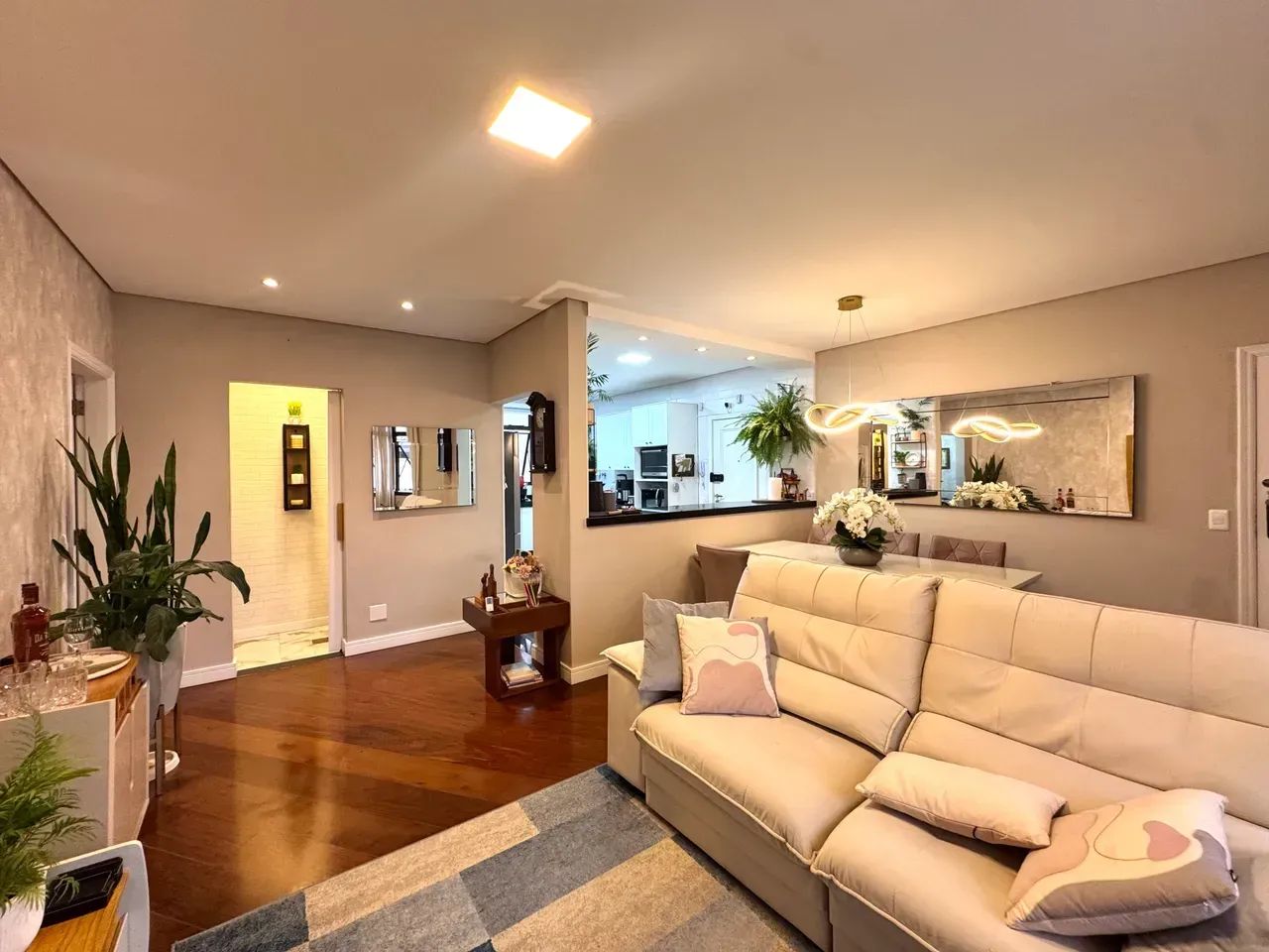Este elegante apartamento de 117m² une espaço, conforto e praticidade - Foto 4