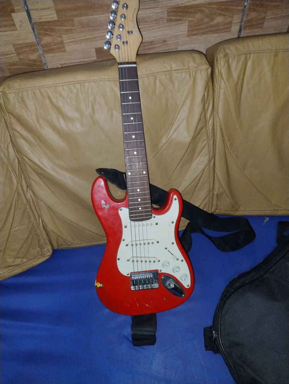 Vendo guitarra ?