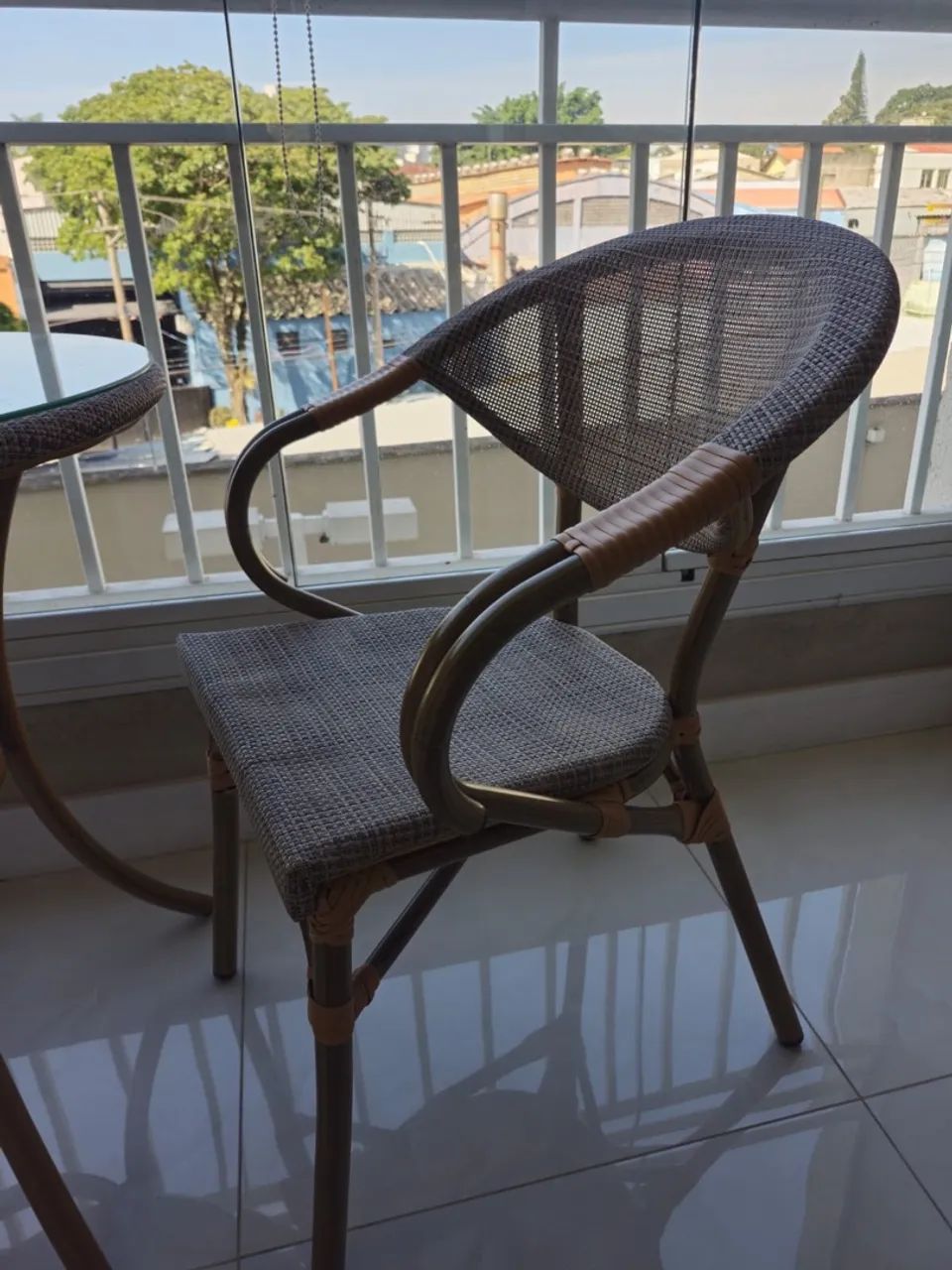 Conjunto Mesa e Cadeiras - Foto 5