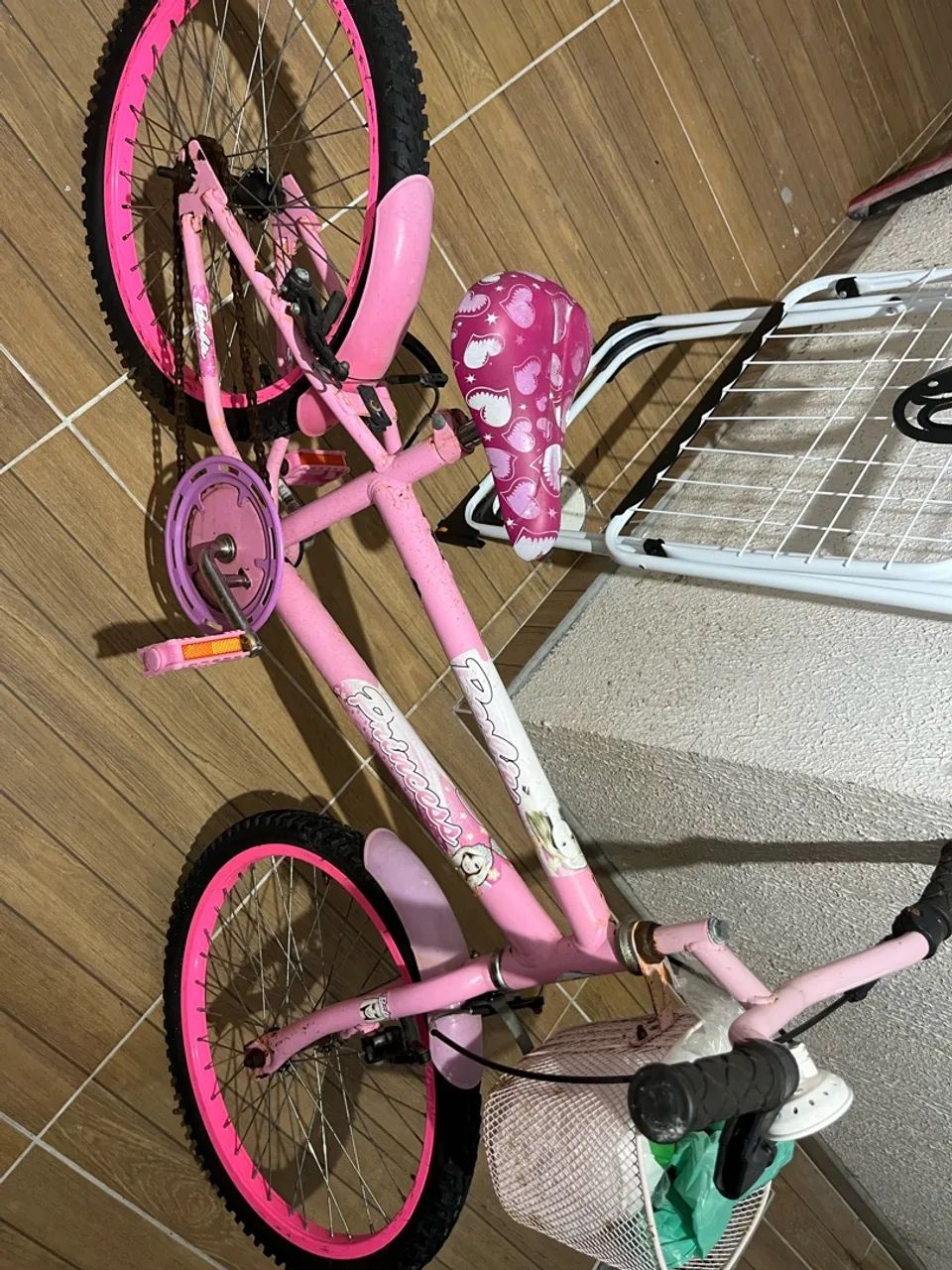 Bicicleta rosa usada 