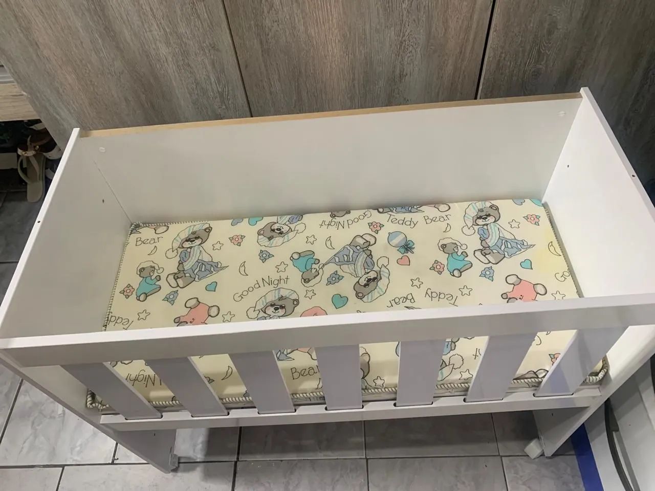 Berço infantil versátil
