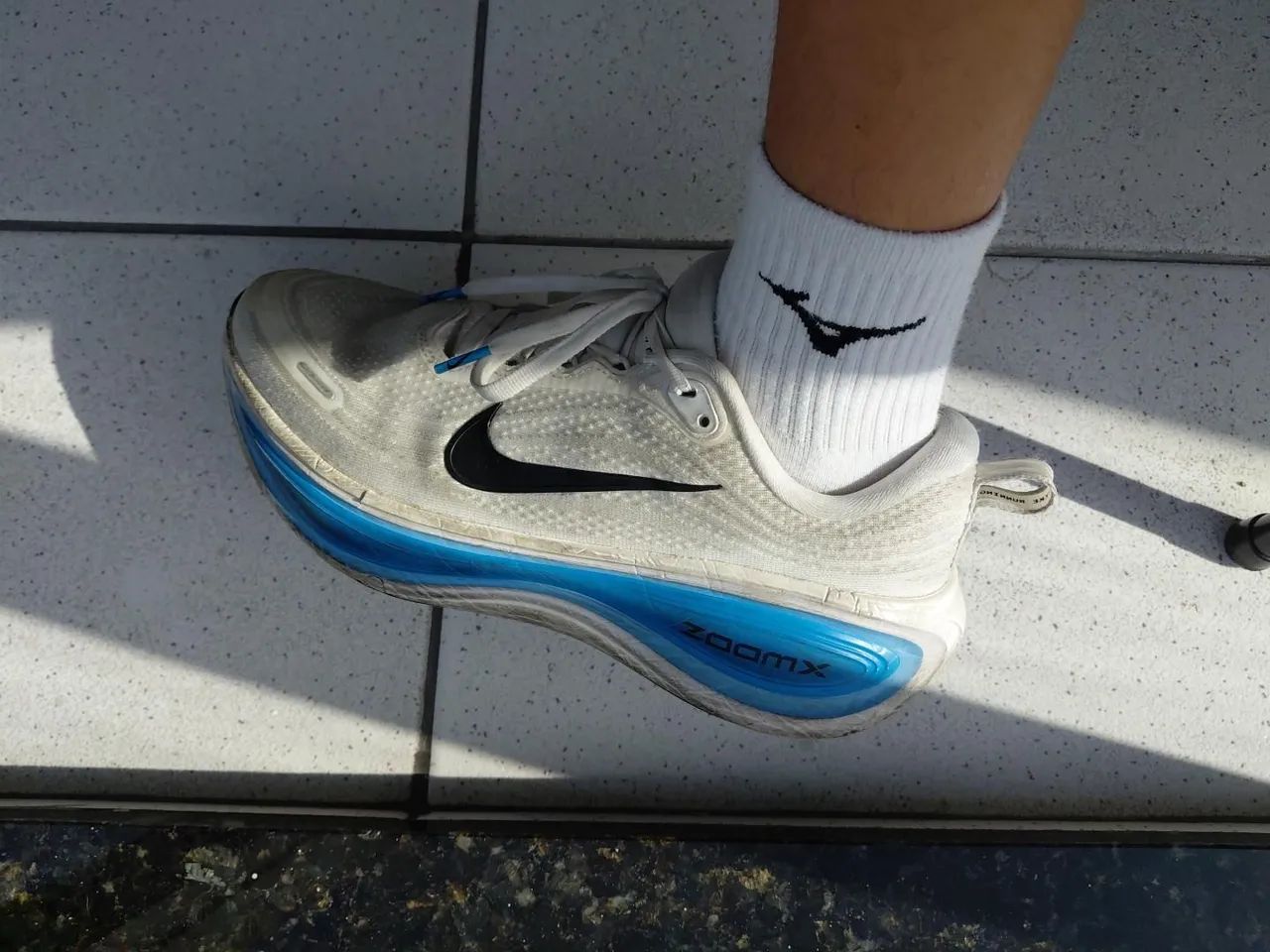 NIKE VOMERO PLUS - Foto 3