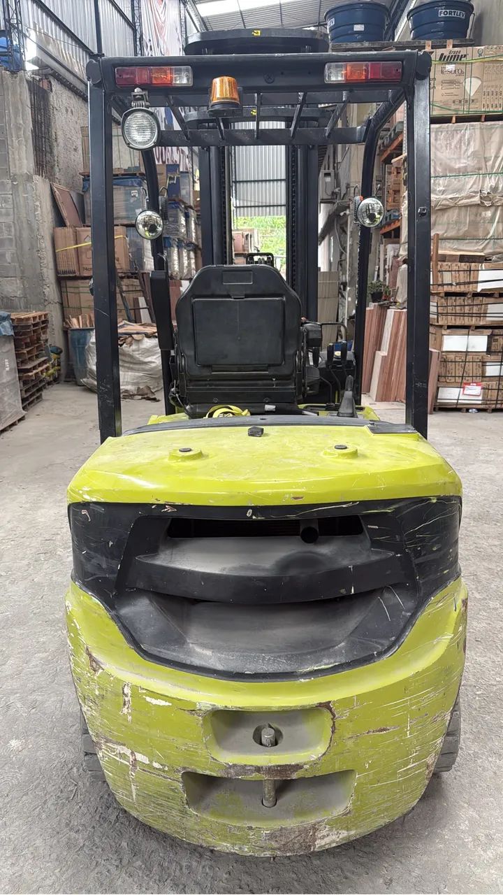 Empilhadeira Clark 3ton Diesel - Foto 3