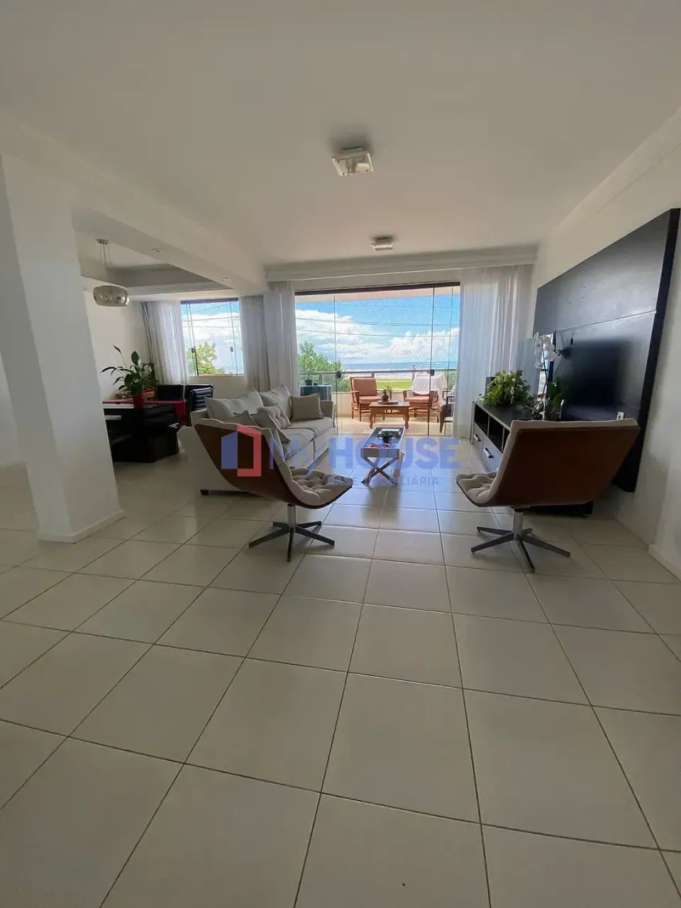 Apartamento com vista mar próximo ao centro de Ilhéus | 3 quartos e lazer completo