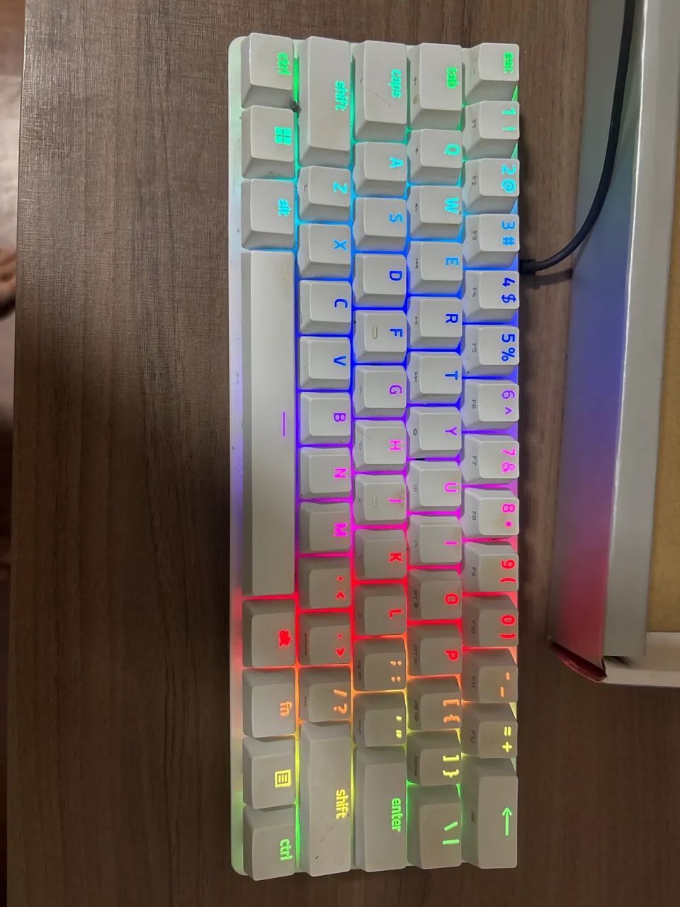 Teclado Gamer Mecânico Razer Hunstman Mini 60%