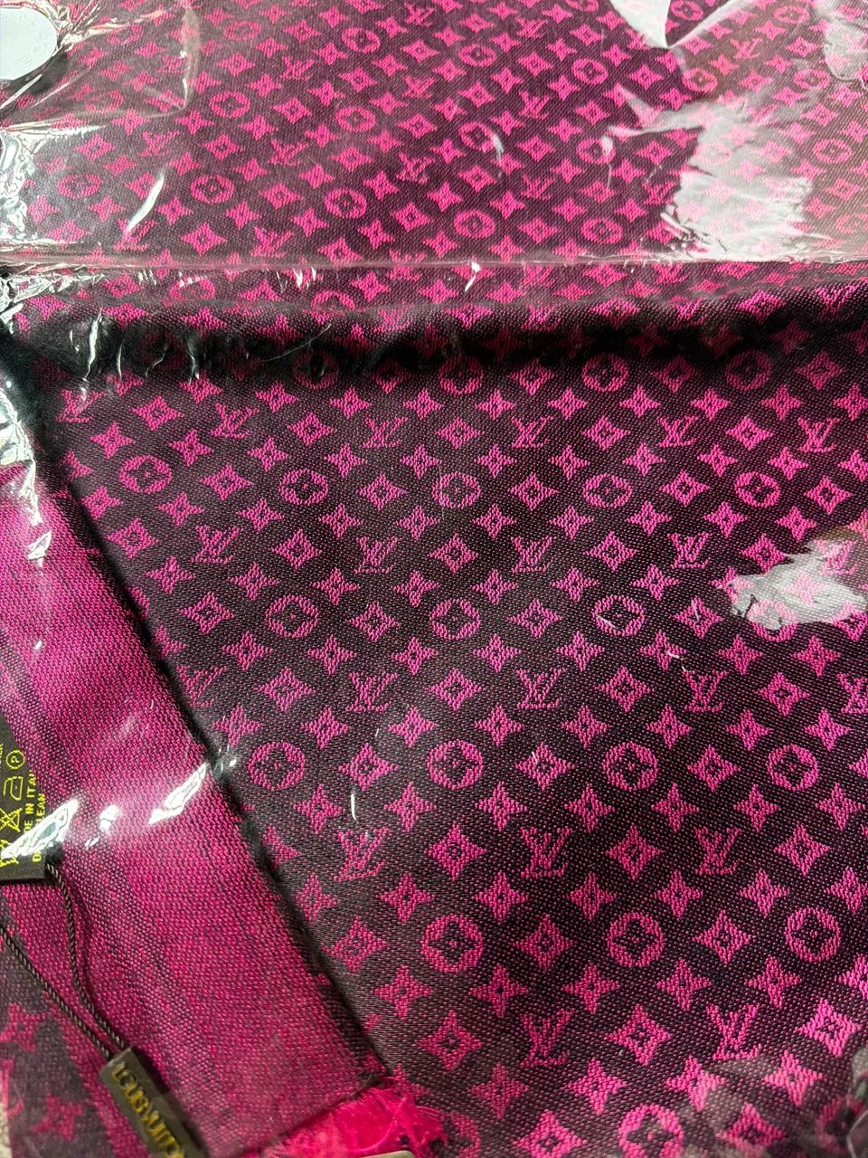 Echarpe LV pink and black 