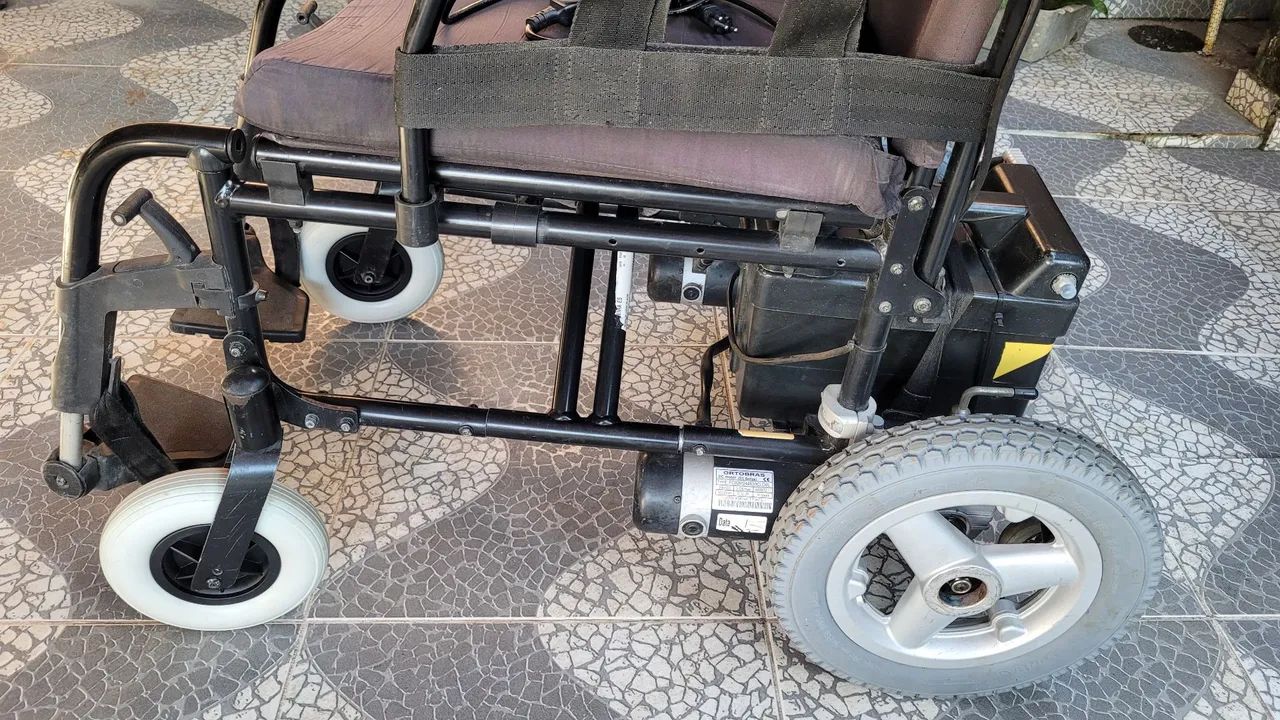 Cadeira de rodas motorizada - Ortobras - Foto 4