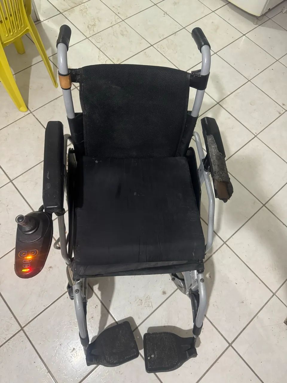 Cadeira de rodas elétrica 