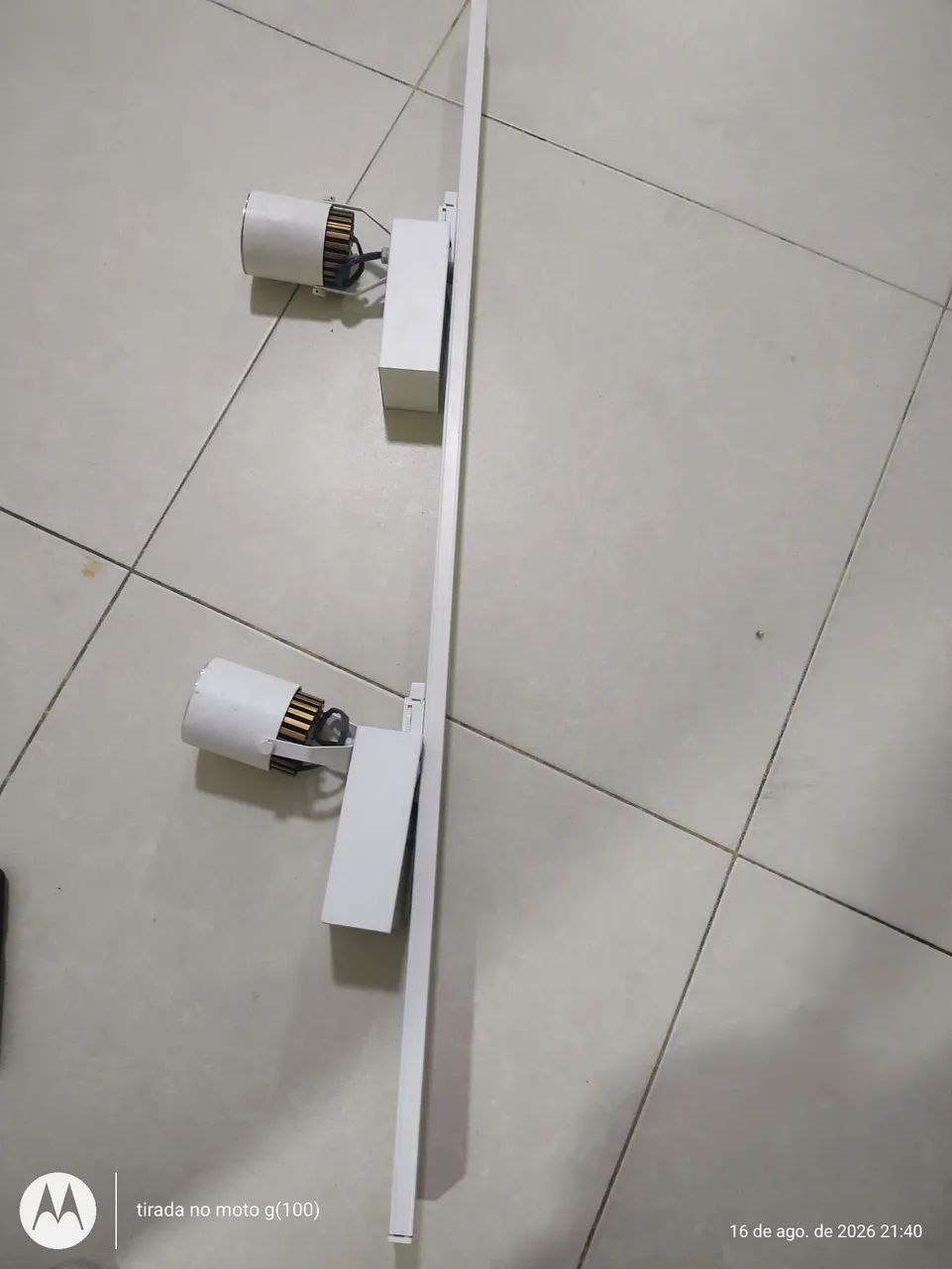 TRILHO + 2 SPOTS 