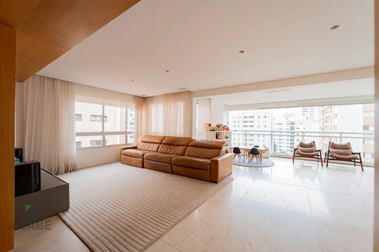 Apartamento para venda em Campo Belo com 3 quartos, 220m²
