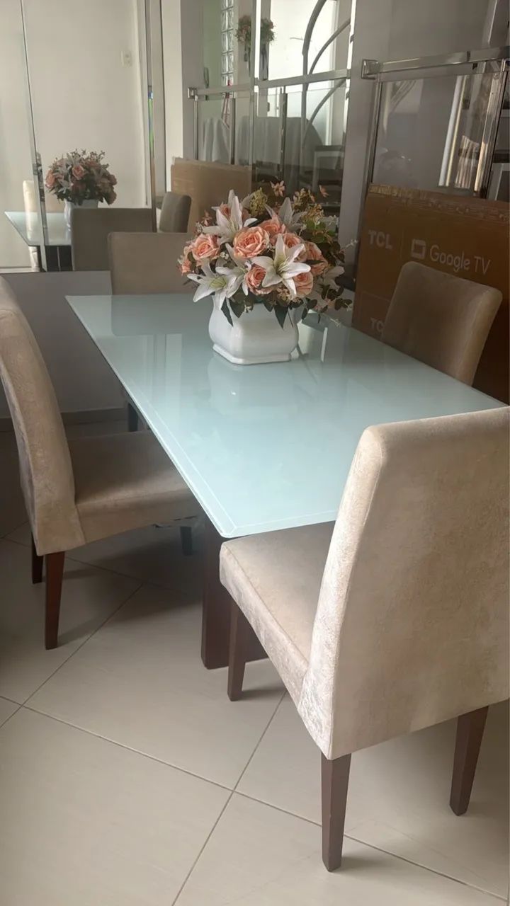 Mesa de vidro com as cadeiras - Foto 2