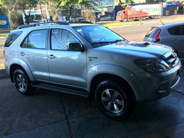 Toyota - Hilux SW4 SRV D4-D 4x4 3.0 TDI Diesel Aut Prata 2007 - Foto 2