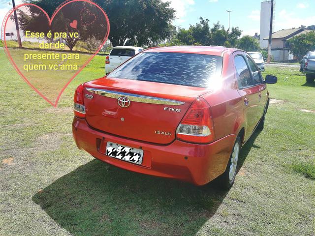 Toyota etios sedam 2013 xls 1.5 27.900,00 - Foto 2