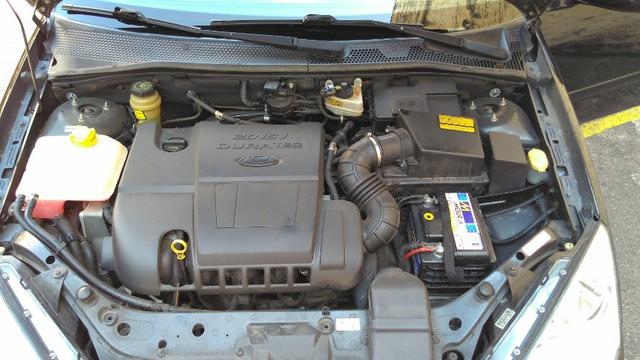 Focus Hatch GLX 2.0, 91 mil km, particular, nunca bateu, motor Duratec 147 cv - Foto 12