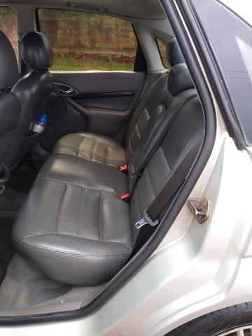Focus sedan guia 2001 - Foto 13