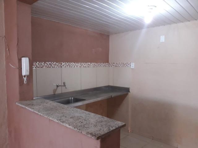 Alugo casa no Álvaro Weyne com 03 quartos - Foto 6