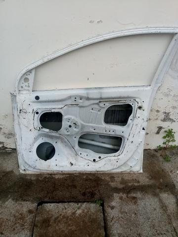 Porta dianteira direita hb20 com detalhe - Foto 3