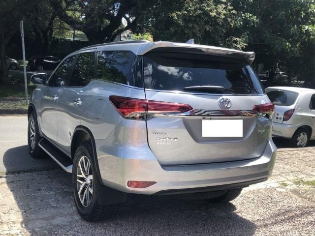 Toyota hilux sw4 srx 4x4 2.8 tdi 16v diesel aut 07 lugares ano 2018/19 - Foto 2