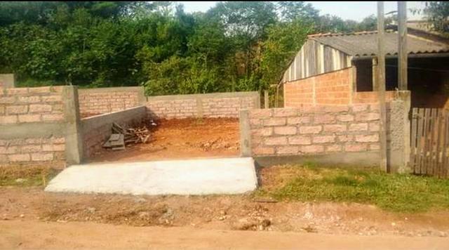 Terreno de barbada pego carro no negócio