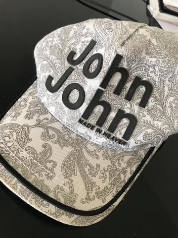 Boné john john