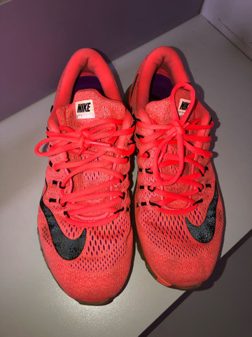 air max laranja fluorescente