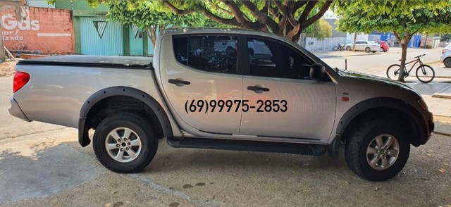 TRINTON GLS 4X4 CÂMBIO MANUAL A DIESEL