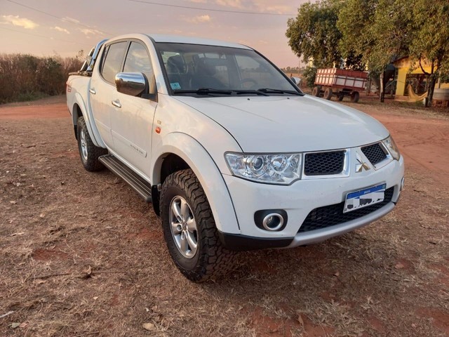 MITSUBISHI L200 TRITON