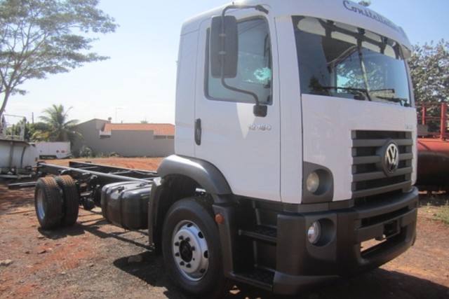 VENDE-SE CAMINHÃO VOLKSWAGEN