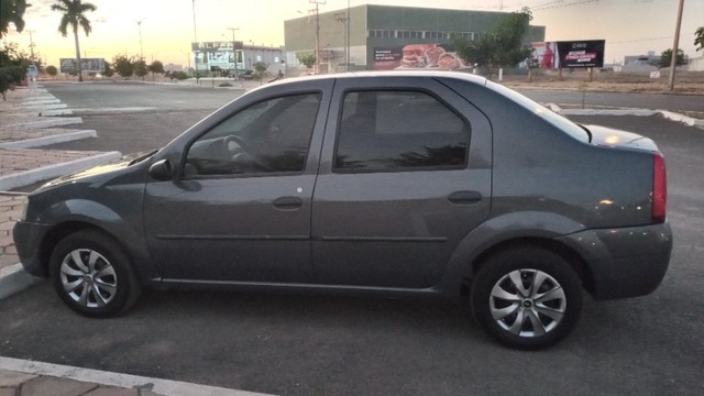 RENAULT LOGAN, CARRO CONSERVADO.