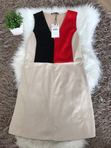 Vestido curto Zara