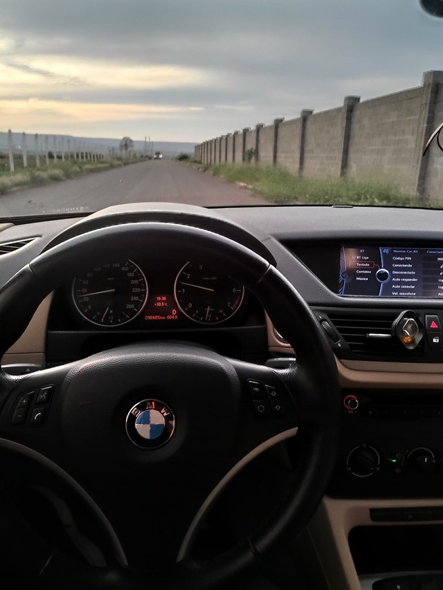 BMW X1 SDRIVE 18i - Foto 3