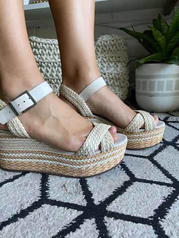 Sandália Feminina Salto Gold - Schutz - Off White - Shop2gether