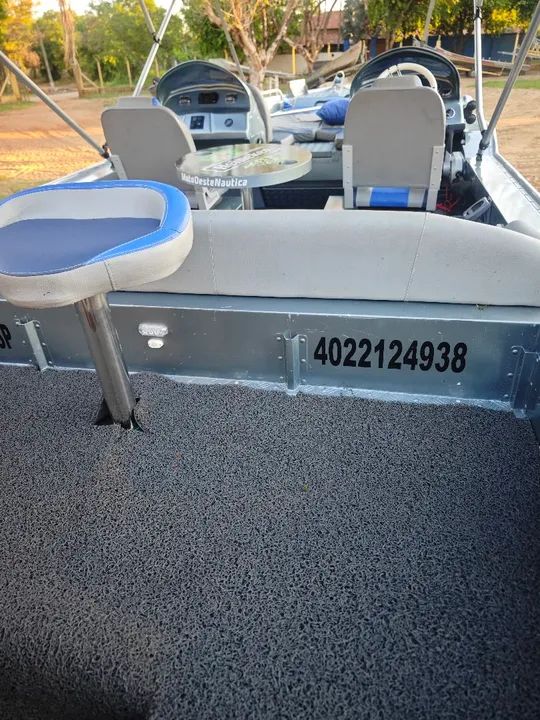 Lancha 22 pés pesca e lazer - Foto 4
