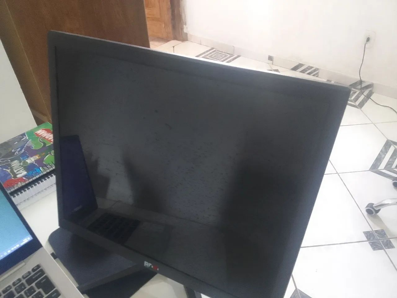 Monitor prizi slim 17 Ded preto 
